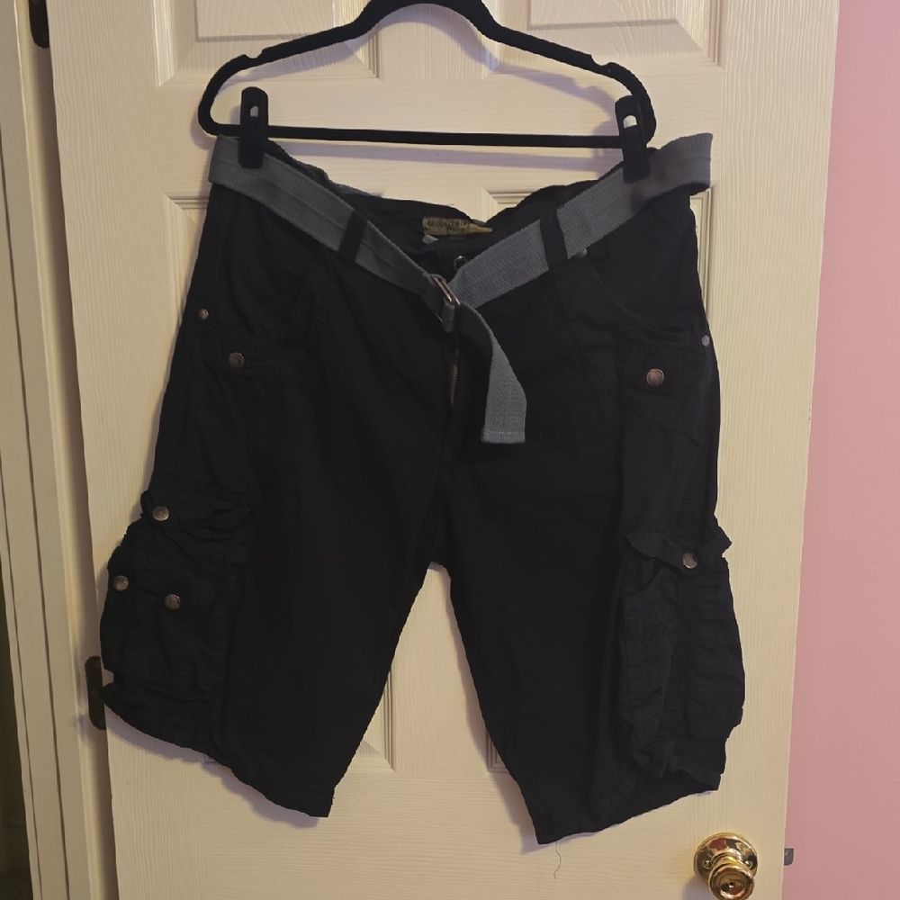 Stylish Men's Cargo Shorts‎ with Belt